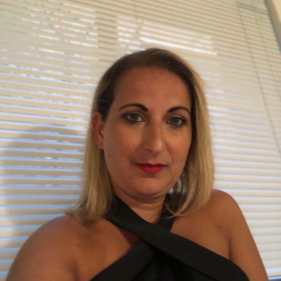 Meet your Posher, Hanna - Picture 1 of 2